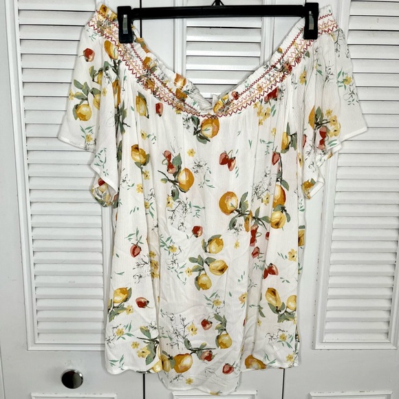 Plus size 1x off the shoulder top - Picture 4 of 11